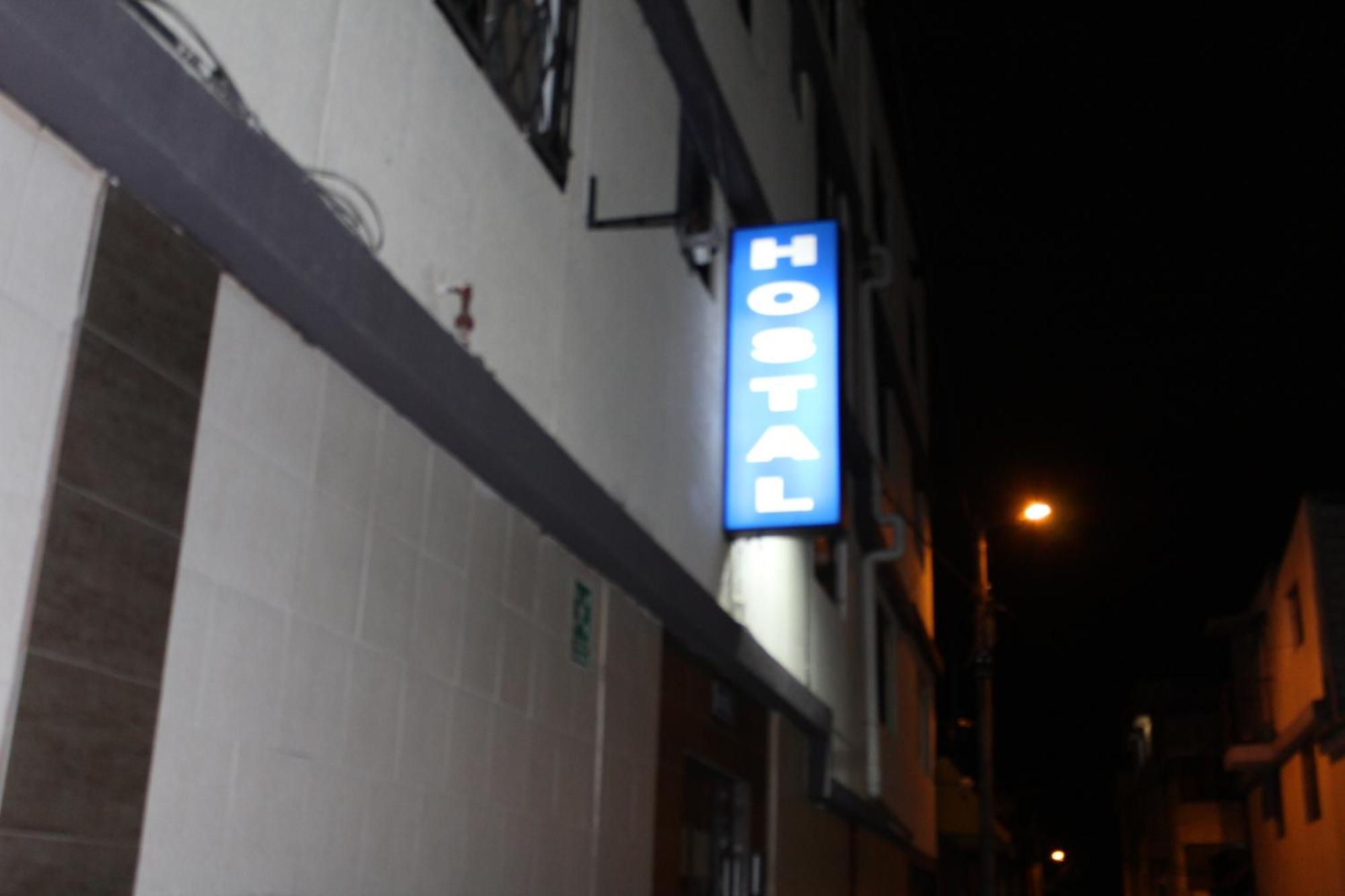 Julius Hostal, Desde Las 14 Horas Hasta 12 Del Mediodia Quito Esterno foto